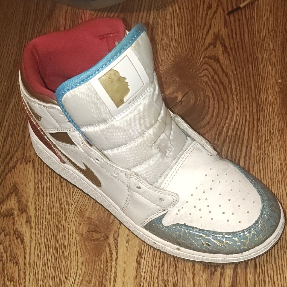 Jordan Kids Shoes in White, Gold, and Red - Picture 3 of 3